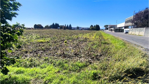 Foto Terreno edificabile in via europa 16, Cirimido di 2254 m² in vendita