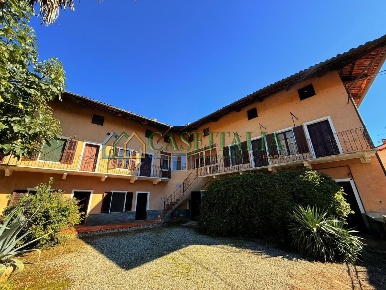 Foto Villa singola a Fiorano Canavese di 280 m² con 7 locali in vendita