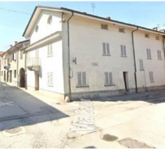 Foto Appartamento in Via Roma 21, Lagnasco di 116 m² con 5 locali in aste