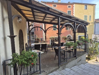 Foto Attività commerciale in Via della Società Operaia 1, Semproniano