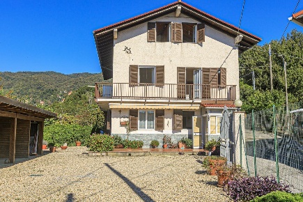 Foto Appartamento in Via Costigliolo, Mignanego Centro di 158 m² in vendita