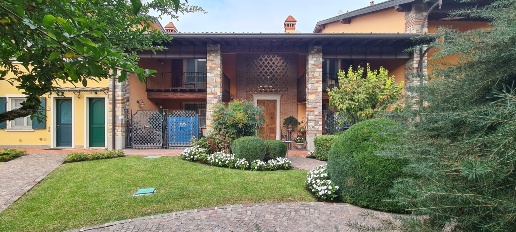 Foto Villa unifamiliare in Via San Benedetto  5, Ospitaletto di 327 m²