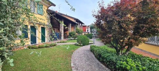 Foto Villa unifamiliare in Via San Benedetto  5, Ospitaletto di 327 m²