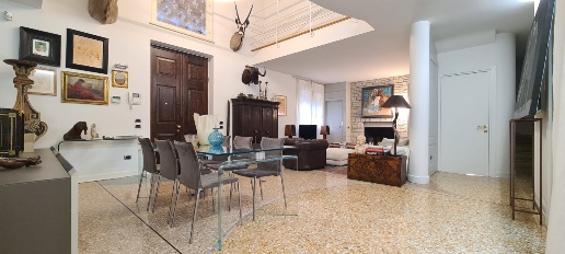 Foto Villa unifamiliare in Via San Benedetto  5, Ospitaletto di 327 m²