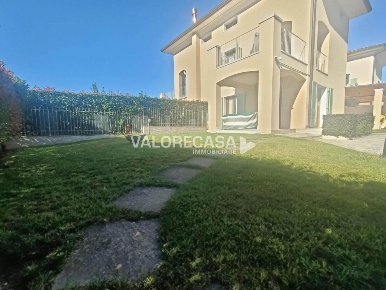 Foto Appartamento a Carrara Fontia, Fossola, Fossone di 200 m² con 7 locali