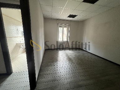 Foto Ufficio a Pavia di 95 m² con 4 locali in affitto
