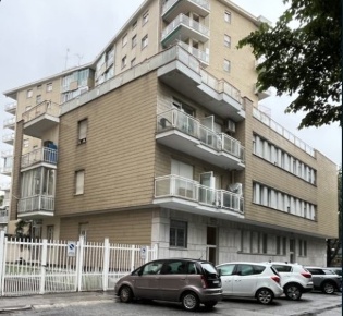 Foto Appartamento in Via Nichelino 3, Torino di 56 m² con 3 locali in aste