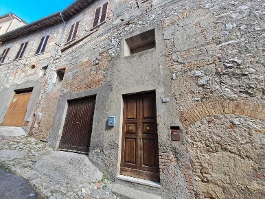 Foto Appartamento in Via Rimembranze, Amelia Centro di 118 m² con 5 locali