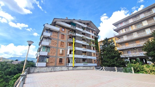 Foto Appartamento in Via michele Pironti 1/B, Avellino di 170 m² in vendita