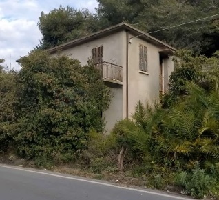 Foto Villa unifamiliare in Corso Limone Piemonte 220, Ventimiglia di 132 m²