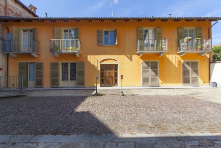Foto Appartamento in Via Monte di Pietà 14, Cherasco Centro di 85 m²