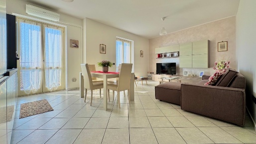 Foto Appartamento in Via Cesare Battisti, Ghedi Centro di 92 m² in vendita