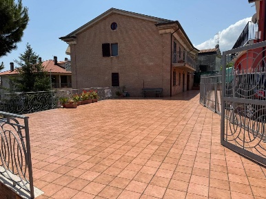 Foto Appartamento a Grottammare Centro di 166 m² con 7 locali in vendita
