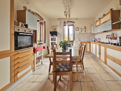 Foto Appartamento in Via della Crociata 8, Sarzana Crociata di 79 m²