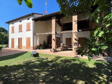 Foto Villa unifamiliare a Parma Botteghino - Pilastrello di 450 m²