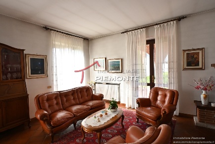 Foto Villa unifamiliare in Via Palestro, Ghemme di 370 m² con 9 locali