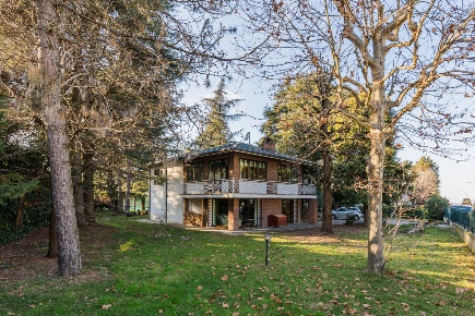 Foto Villa unifamiliare in Via L. da Vinci 27/1, Casalecchio di Reno