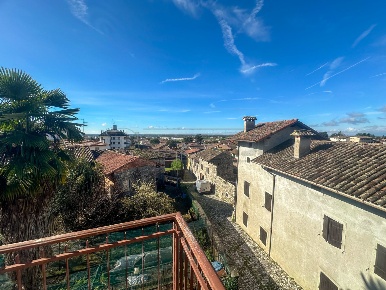 Foto Casale in VIA CECCONAIA 8, Fagagna Centro di 294 m² con 6 locali