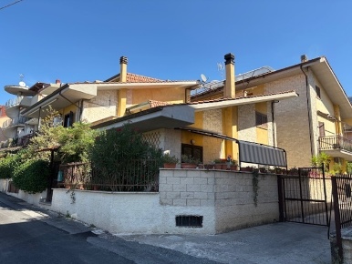 Foto Mansarde in Via Isonzo 21, Marcellina Centro di 50 m² con 3 locali