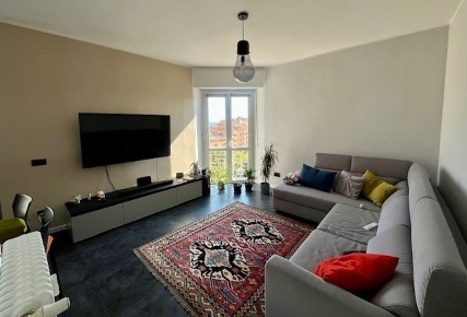 Foto Appartamento in Via Adua  1, Erba Centro di 91 m² con 5 locali