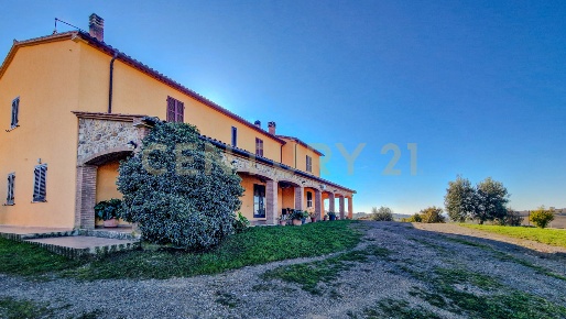 Foto Casale in Loc. Poderi di Montemerano, Manciano di 500 m² con 15 locali