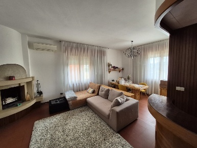 Foto Appartamento in via ugo braschi 36, Santarcangelo di Romagna di 169 m²