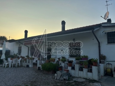 Foto Villa singola a Stienta di 106 m² con 4 locali in vendita