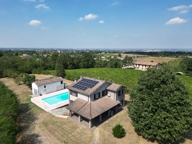 Foto Villa unifamiliare in Strada del Gasperini, Alseno di 206 m²