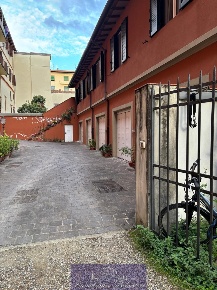 Foto Posti auto in Viale Spartaco Lavagnini, Firenze Libertà - Savonarola