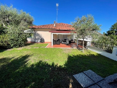 Foto Case semi ndipendenti in Via Ghilenda 31, Ameglia Centro di 95 m²