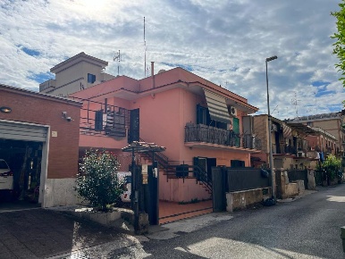 Foto Appartamento in Via Cossignano 20, Roma Fidene di 35 m² con 2 locali