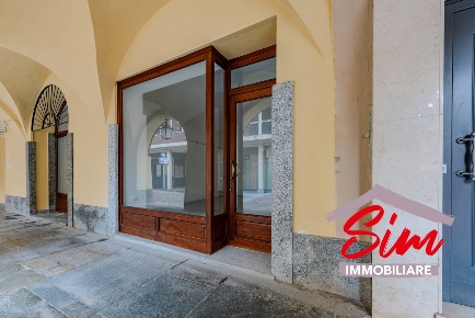 Foto Locale commerciale in Corso Cavour snc, Trino Centro di 69 m²