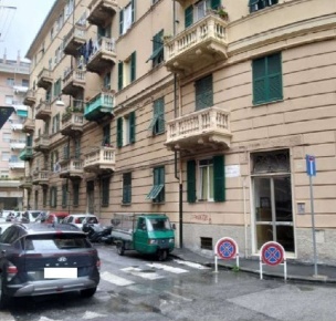 Foto Appartamento in Via Bengasi 1, Genova Sestri Ponente di 106 m² in aste