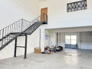 Foto Capannone industriale in Via Pera 33, Livorno Shangai di 300 m²