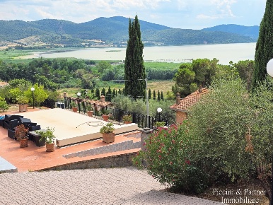 Foto Villa unifamiliare in Via Marzabotto 11, Magione Le Piagge di 164 m²