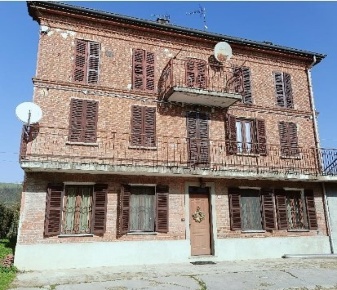 Foto Appartamento in Via Roma 62, Cortiglione Centro di 133 m² con 5 locali