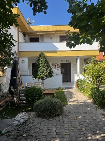 Foto Villa bifamiliare in Via G. Giusti 20, Anzio di 74 m² con 3 locali