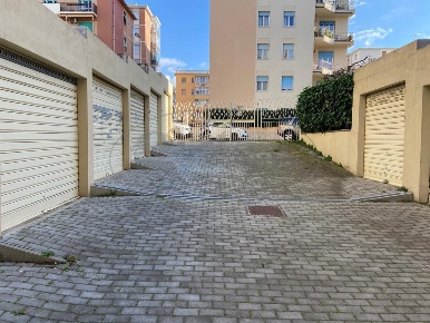 Foto Posti auto a Livorno Porta a Mare - Mazzini di 12 m² con 1 locali