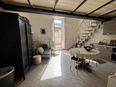 Foto Appartamento in Via del Ponte alle Mosse, Firenze di 45 m² in vendita