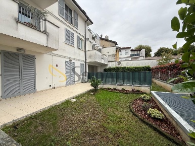 Foto Appartamento in Via Cavour 99, Seregno San Rocco - Sanzio di 107 m²