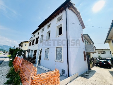 Foto Appartamento in Viale Vicenza, Marostica Centro di 120 m² con 6 locali