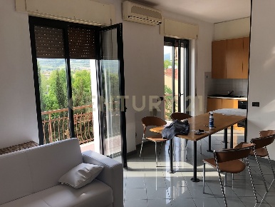 Foto Appartamento in Via dei Monti 8B, Verona Montorio di 90 m² in vendita