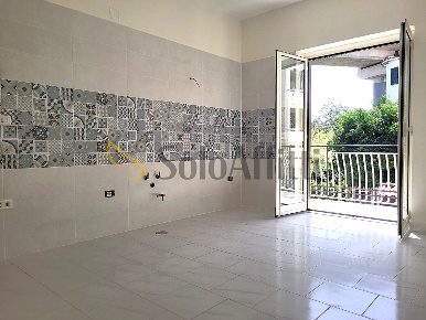 Foto Appartamento in Via Emilio Scaglione, Napoli Piscinola di 120 m²