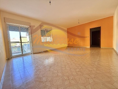 Foto Appartamento in Via Michele Bonanno, Siracusa Bosco Minniti di 145 m²