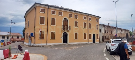 Foto Casa indipendente in Via Nuova 14, Arcole Centro di 1610 m² in vendita