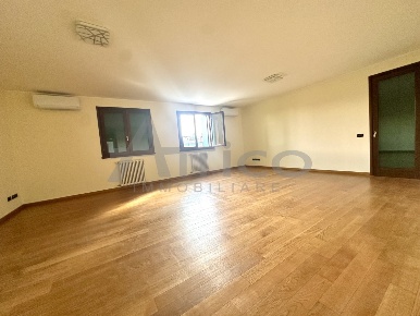 Foto Appartamento in Via Leopoldo Baruchello RO, Rovigo di 135 m²