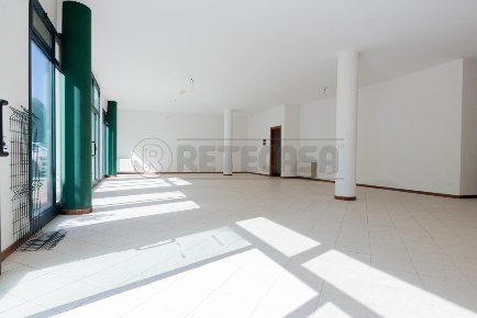 Foto Locale commerciale in Via Acque 6, Bolzano Vicentino di 130 m²