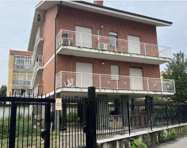 Foto Appartamento in Via Goito 77, Grugliasco Centro di 105 m² con 5 locali