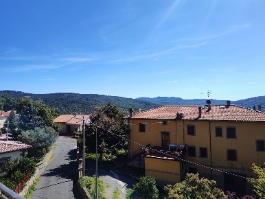 Foto Appartamento in Via Giacomo Matteotti, Santa Fiora Centro di 110 m²