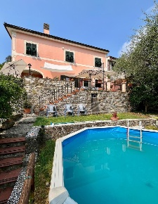 Foto Villa unifamiliare in Salita Caravaggio 7, Rapallo di 210 m²